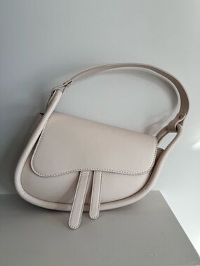 Urban Expressions Cream Saddle Shoulder Bag
